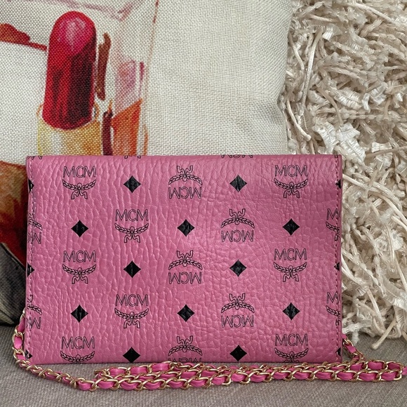 MCM GWP VIP Envelope Clutch Pink w/unbranded Chain⭐️LiKE NEW⭐️💯AuThEnTiC - Picture 12 of 13